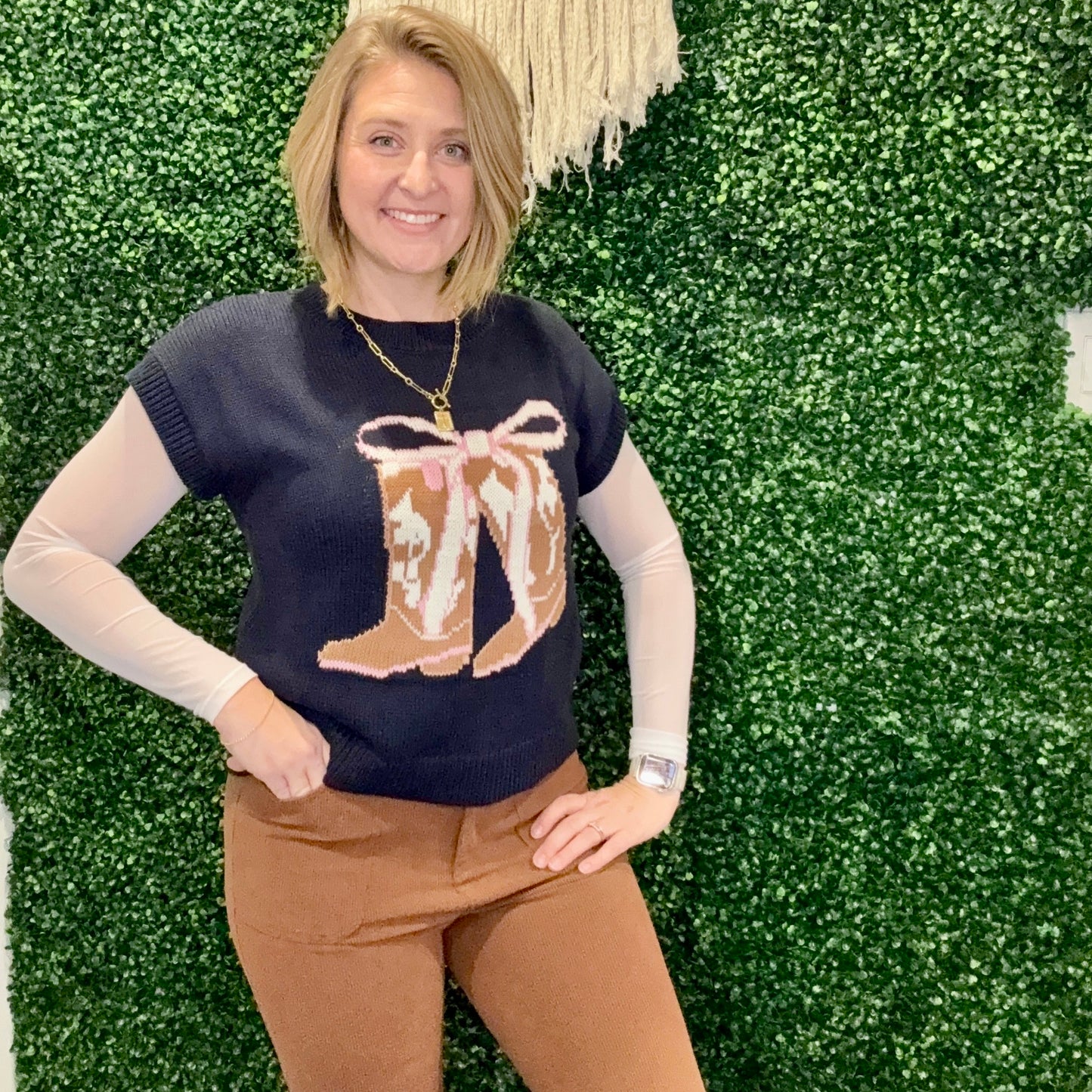 Boot Bow Short Sleeve Sweater