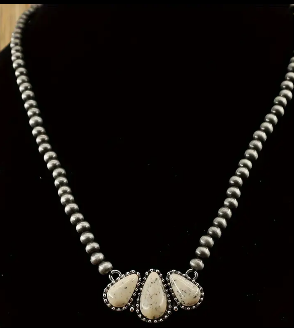 Bohemian Stone Necklace (White)